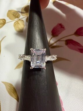 Elegant Emerald-Cut CZ Solitaire Ring in Silver